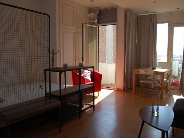 Ático en alquiler en calle De Muntaner, Barcelona, de 50 m² 1 habitación por 1.030