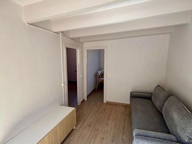 Ático en alquiler en calle De Pau Claris, Barcelona, de 38 m² 1 habitación por 1.060