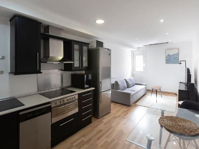 Ático en alquiler en calle De Pujades, Barcelona, de 40 m² 1 habitación por 1.380