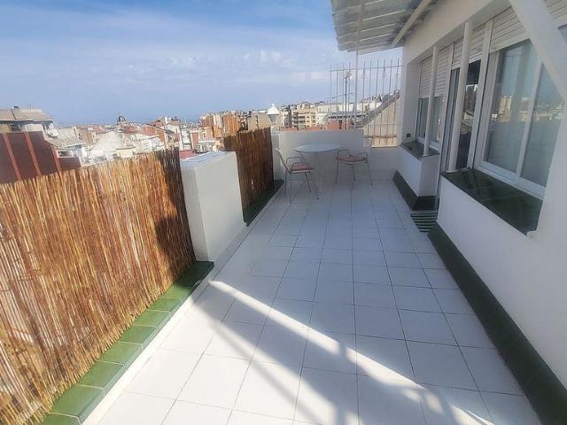 Ático en alquiler en calle De Reus, Barcelona, de 27 m² 1 habitación por 1.100