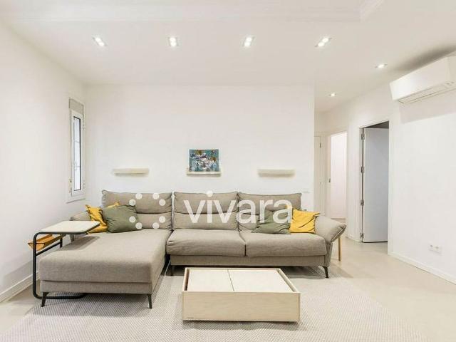 Ático en alquiler en calle De Sant Elm, Barcelona, de 73 m² 2 habitaciones por 1.551