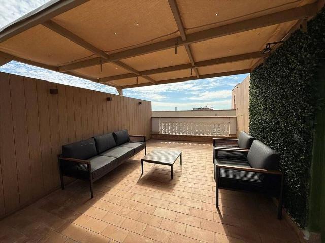 Ático en alquiler en calle De Sant Pere Mitjà, Barcelona, de 40 m² 1 habitación por 1.790