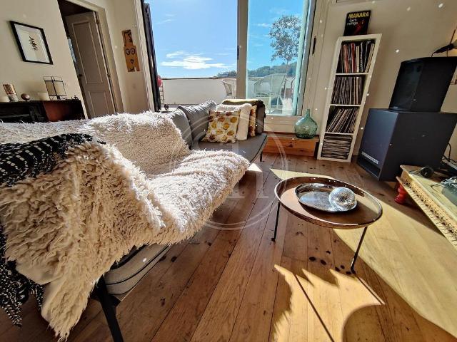 Ático en alquiler en calle De Santa Madrona, Barcelona, de 66 m² 2 habitaciones por 1.668