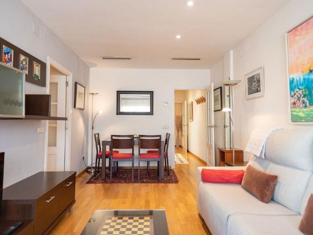 Ático en alquiler en calle D'entença, Barcelona, de 98 m² 3 habitaciones por 2.100