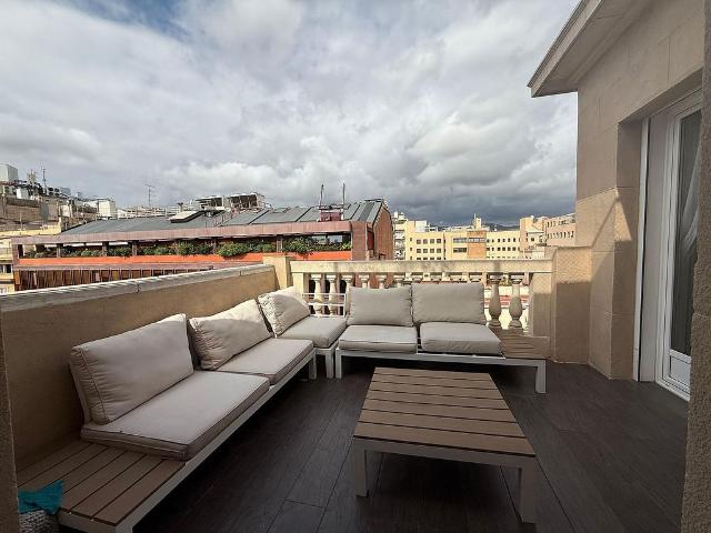 Ático en alquiler en calle Del Consell de Cent, Barcelona, de 52 m² 1 habitación por 2.290
