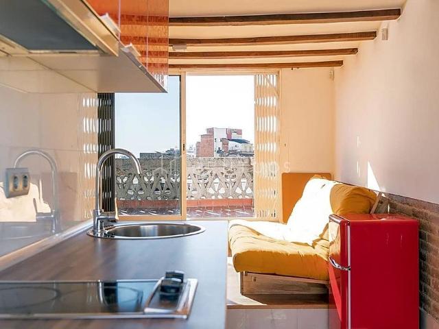 Ático en alquiler en calle Del Callao, Barcelona, de 21 m² por 800
