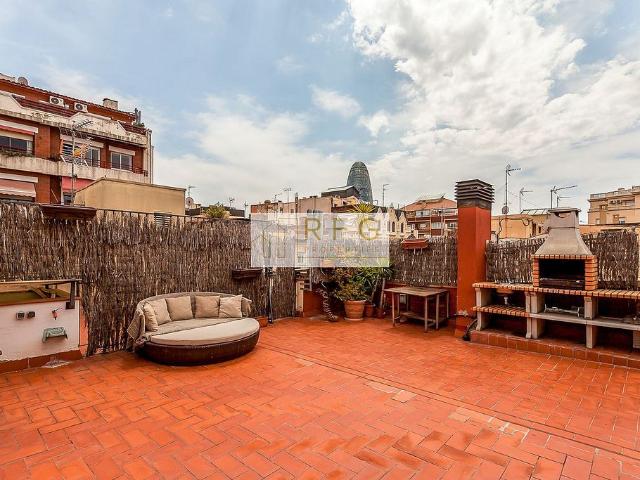 Ático en alquiler en calle Del Clot, Barcelona, de 67 m² 2 habitaciones por 1.731