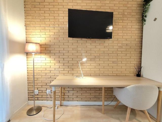 Ático en alquiler en calle Del Rec, Barcelona, de 29 m² por 1.250