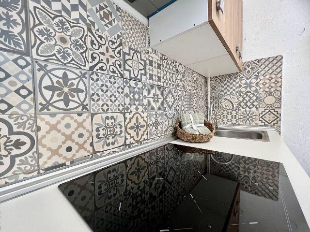 Ático en alquiler en calle Dels Tallers, Barcelona, de 27 m² por 1.010