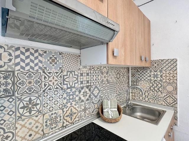 Ático en alquiler en calle Dels Tallers, Barcelona, de 28 m² por 1.010