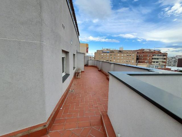 Ático en alquiler en calle Estrella de L', Hospitalet de Llobregat, L´, de 40 m² 2 habitaciones por 1.080