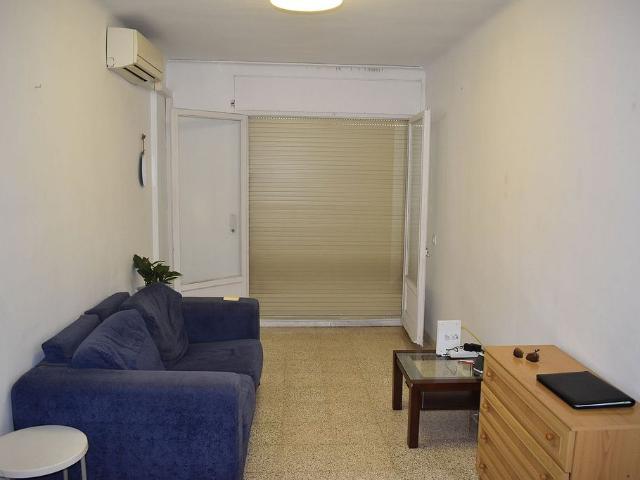 Ático en alquiler en calle Font Florida, Barcelona, de 71 m² 2 habitaciones por 910