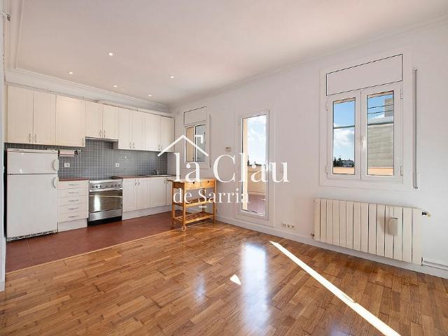 Ático en alquiler en calle Margenat, Barcelona, de 65 m² 3 habitaciones por 1.395