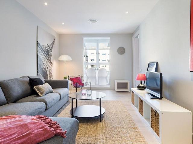 Ático en alquiler en calle Muntaner, Barcelona, de 97 m² 2 habitaciones por 2.200