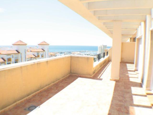 Atico en alquiler en Estepona