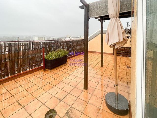 Ático en alquiler en Girona, de 71 m² 4 habitaciones por 1.197
