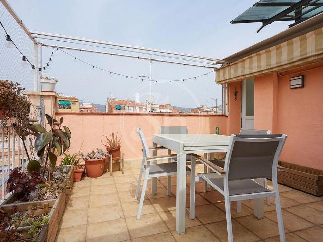 Ático en alquiler en pasaje De Salvador, Barcelona, de 70 m² 2 habitaciones por 1.500