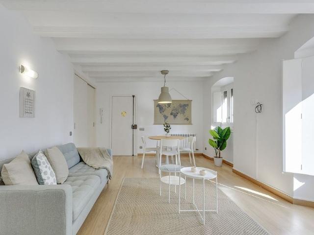 Ático en alquiler en plaza Del Pi, Barcelona, de 85 m² 2 habitaciones por 1.756