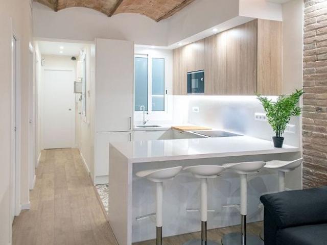 Ático en alquiler en rambla De Badal Barcelona, Barcelona, de 70 m² 4 habitaciones por 2.600