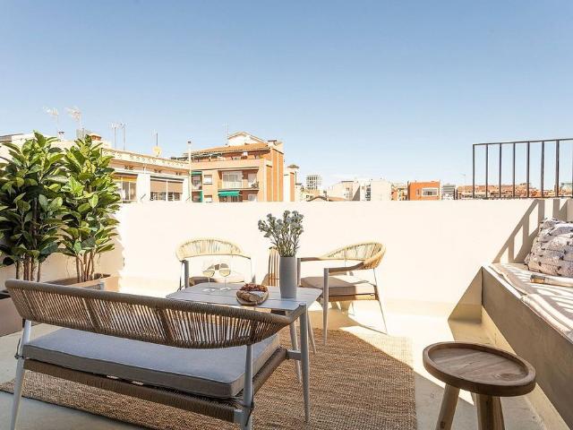 Ático en alquiler en rambla Del Poblenou, Barcelona, de 40 m² 1 habitación por 2.680