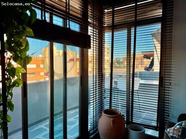 Ático en el centro de Alicante con terraza y vistas al mar