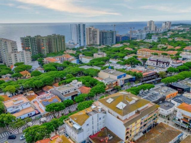 ÁTICO EXCLUSIVO CON TERRAZA PERIMETRAL, SEGUNDA VIVIENDA INDEPENDIENTE Y ESTUDIO SUPERIOR EN PLATJA D’ARO