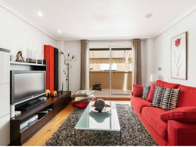 ATICO EN EL CENTRO DE TORREVIEJA. 110M2. GARAJE+TRASTERO. 3 DORM. 3 BAÑOS