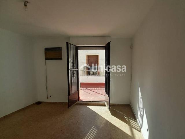 Ático en el Corazón de Jaén ¡Tu Oportunidad de Inversión!