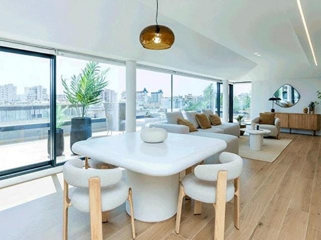 ÁTICO EN PLENO CENTRO DE FUENGIROLA, DE NUEVA CONSTRUCCIÓN, LISTO PARA ENTRAR A VIVIR !