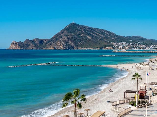 Atico en primera linea del mar en Altea