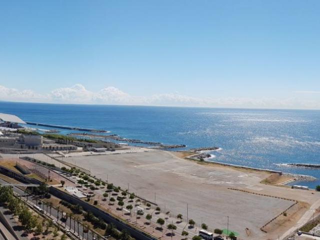 Atico Espectacular con Vistas al mar y Ciudad!