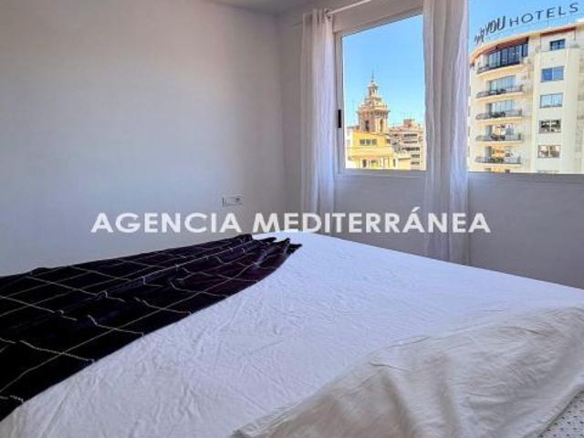 ÁTICO ESTUDIO CON TERRAZA A ESCASOS METROS DE LA PLAZA DE AYUNTAMIENTO