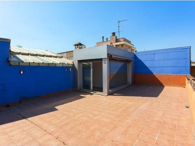 Ático exclusivo con terraza de 155 m2 en el corazón de Poblenou