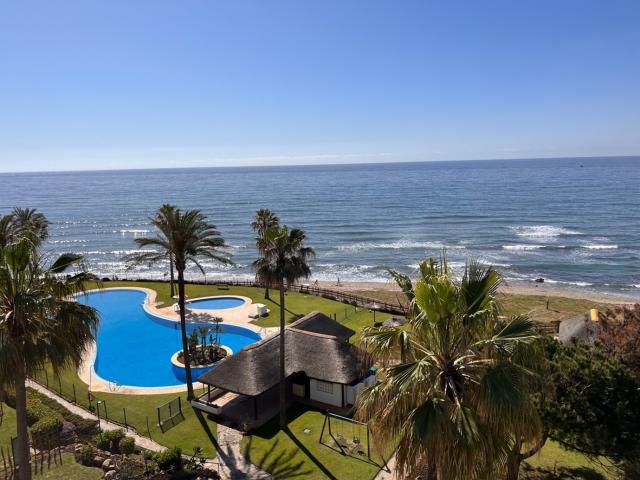 Atico frente a la playa en Calahonda, Mijas Costa