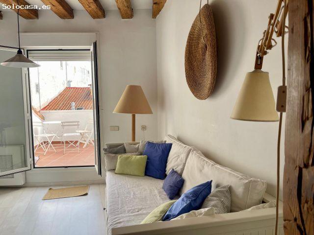 Ático Loft con Encanto y Terraza Privada en Calle Huertas. Barrio de las Letras. MADRID