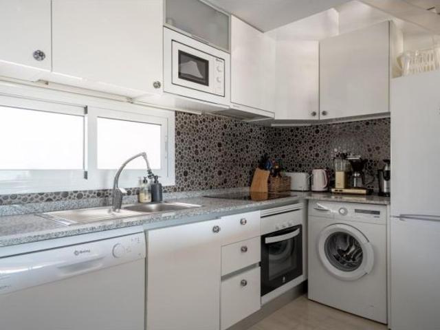 ÁTICO MODERNO DE 2 HABITACIONES CON VISTAS AL MAR Y SOLARIUM PRIVADO EN LA AZOTEA – VILLAMARTÍN