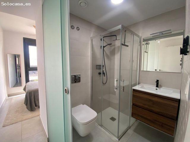 Ático moderno en Villamartín, Orihuela Costa – Amueblado y equipado con solárium privado