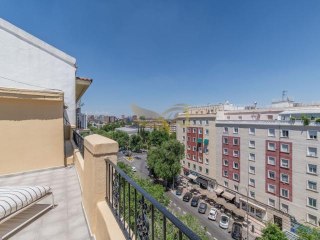 Ático reformado con gran terraza privada en Nueva España