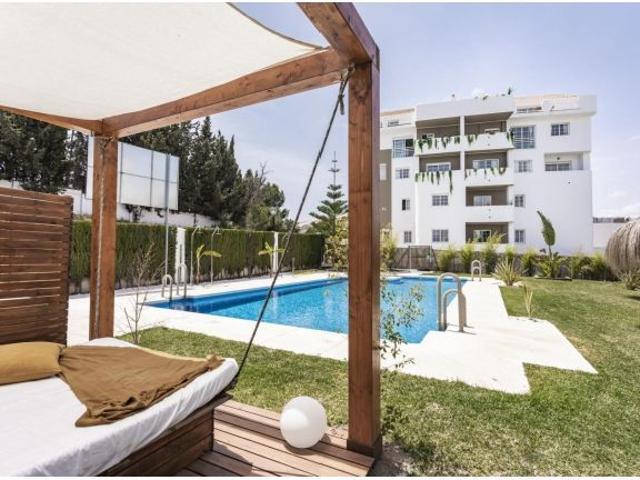 Ático reformado de 2 dormitorios y 1 baño en Nueva Andalucía, Marbella
