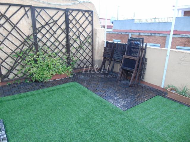 Ático reformado en Zona Concordia. / HH Asesores, Inmobiliaria en Burjassot/