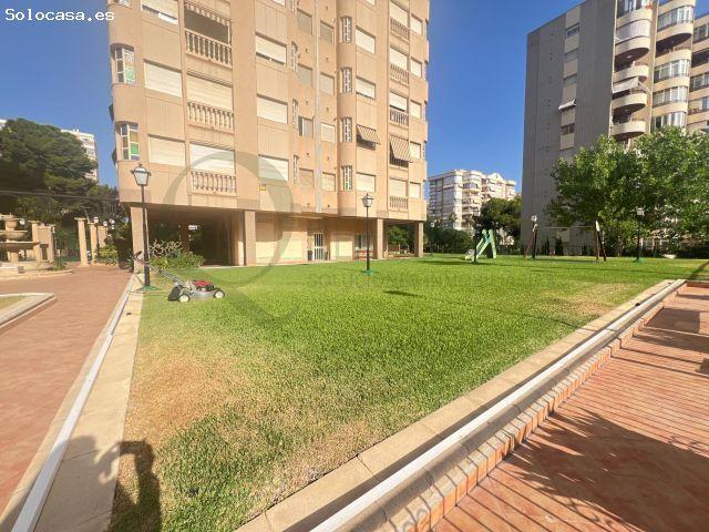 Ático semiamueblado en alquiler en Playa de San Juan con vistas al Mediterráneo y terraza