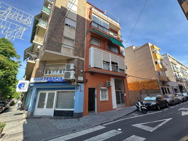 Ático sin ascensor 4 planta con terraza