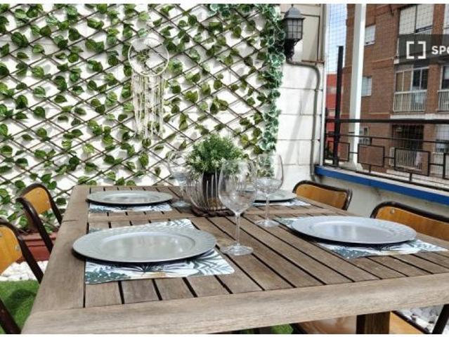 Ático soleado con gran terraza · 3 habitaciones · gastos incluidos