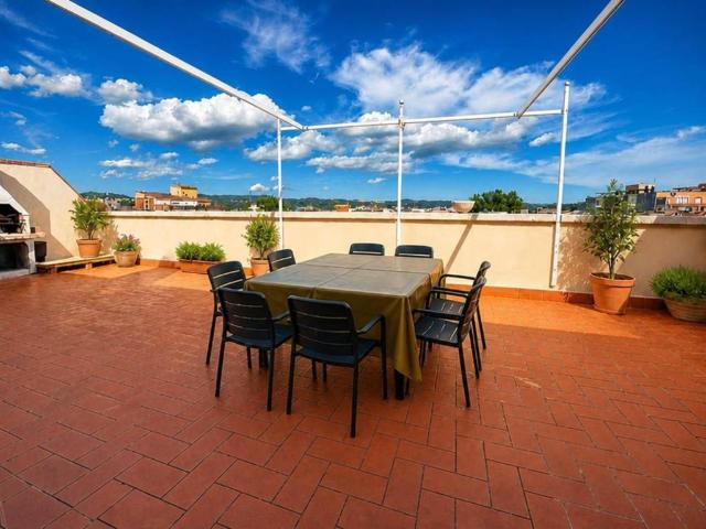 Ático/Buhardilla en Venta en Girona