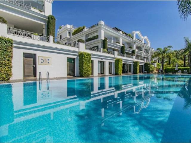 Ático/Buhardilla en Venta en Estepona