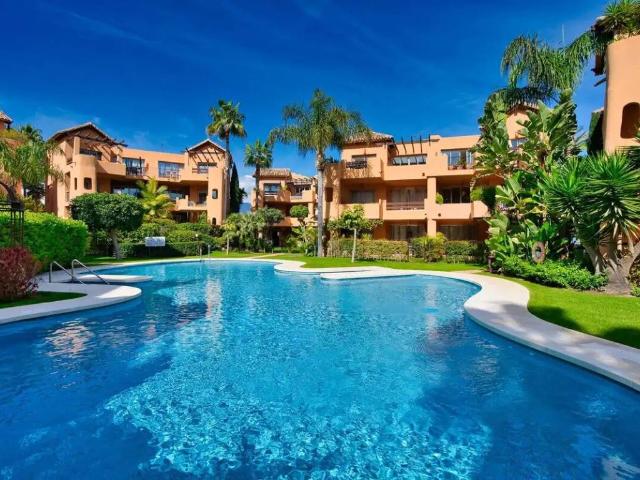 Ático/Buhardilla en Venta en Estepona