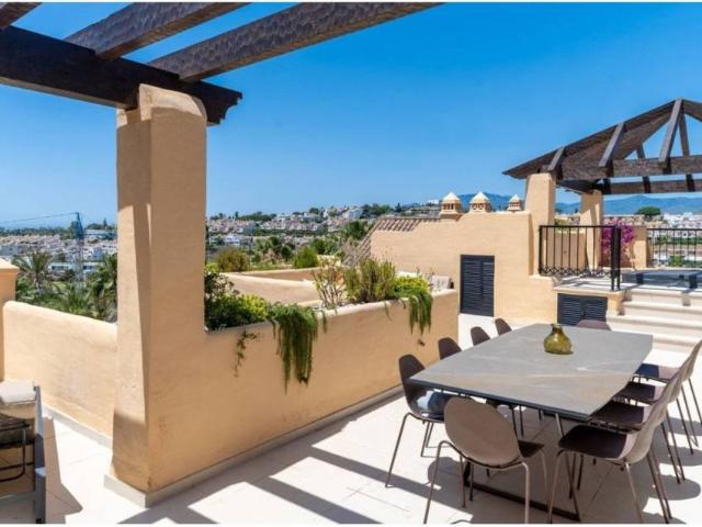 Ático/Buhardilla en Venta en Estepona