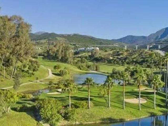Ático/Buhardilla en Venta en Estepona