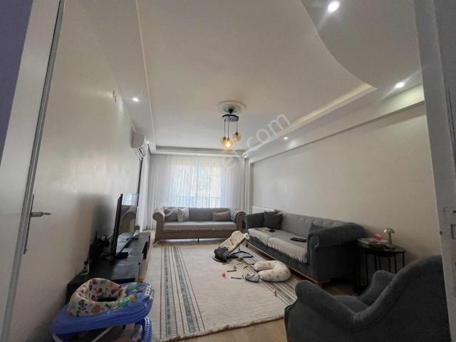 Atilla Mah 2+1 7 Yaşında Otoparklı Üçyol Metro Yakını