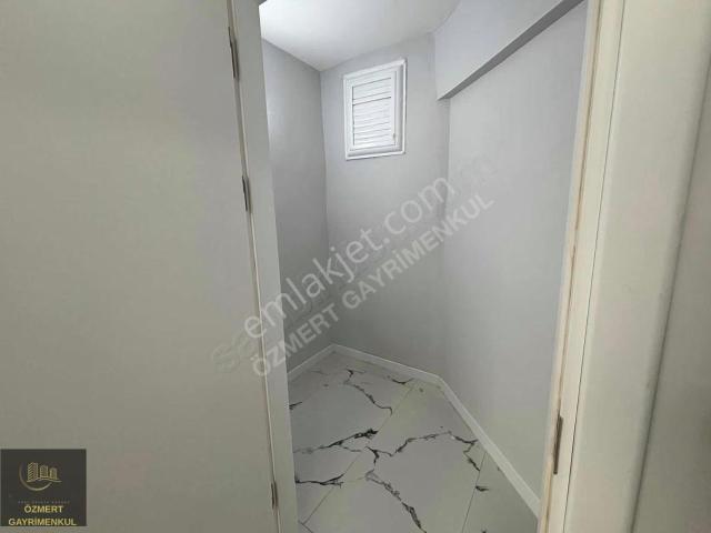 Atilla Mahalledinde Asansörlü Geniş 3+1 Satılık Daire